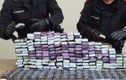 Roma, maxi operazione antidroga dei Carabinieri, 15 arresti e sequestrati 27 kg. di droga