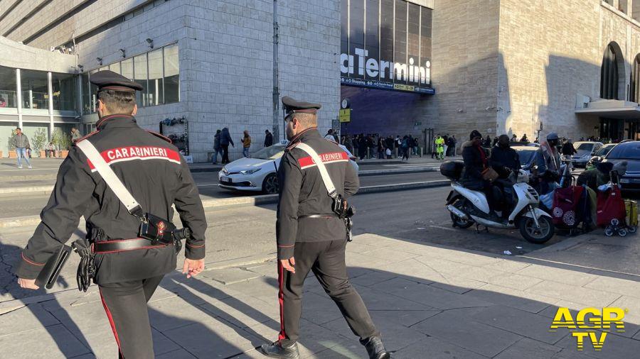 Carabinieri controlli antiborseggio nel centro città area Termini Carabinieri controlli antiborseggio nel centro città area Termini