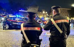 Roma Trastevere, movida bollente, arrestati due minori, rispettivamente per scippo e spaccio