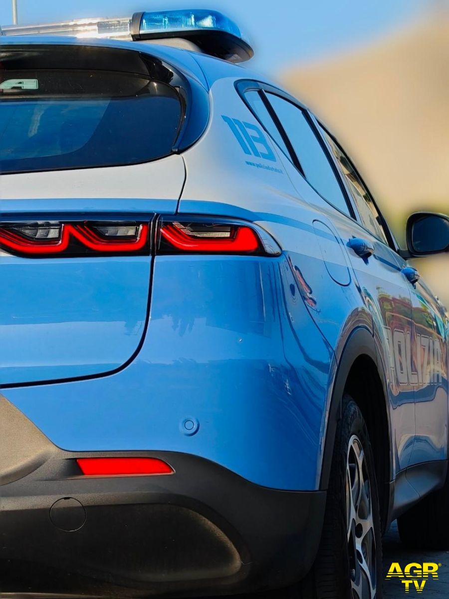 Polizia arrestati ladri d'auto Polizia arrestati ladri d'auto