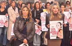 “Non con la mia faccia – #iodenuncio”: Giornaliste Italiane oggi in piazza contro la violenza e gli abusi digitali