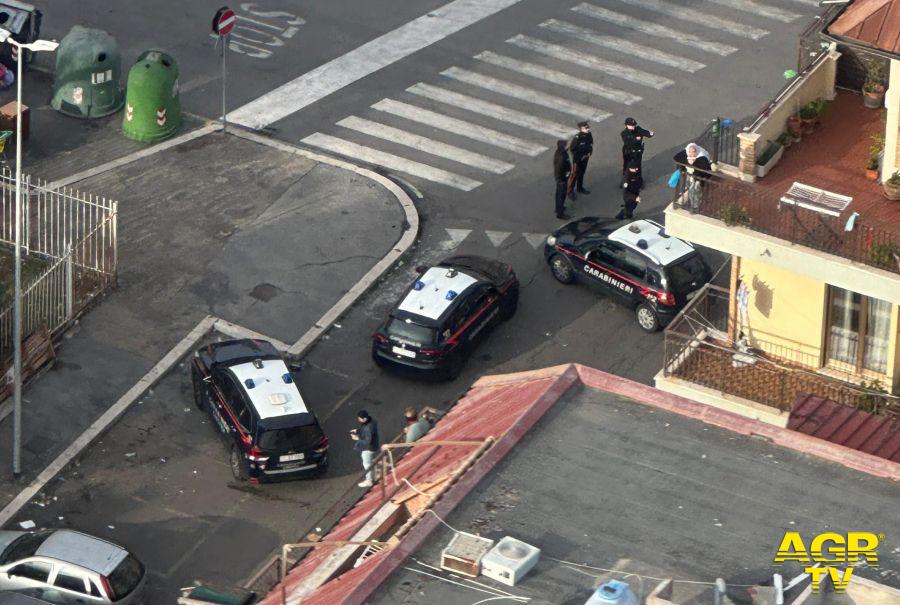 Carabinieri Ostia controlli a piazza Gasparri Carabinieri Ostia controlli a piazza Gasparri