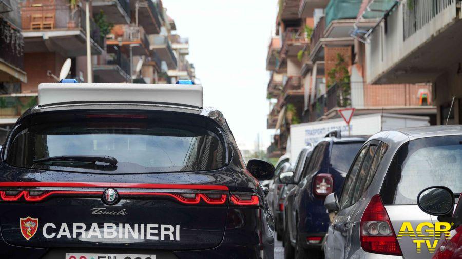 Carabinieri Ostia controlli a piazza Gasparri Carabinieri Ostia controlli a piazza Gasparri