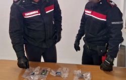Lavinio, hashish e crack presi due pusher, denunciata una donna per guida in stato di ebrezza, sanzioni per violazioni al CdS