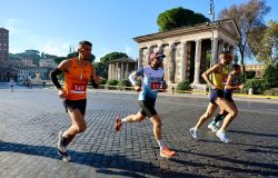 Roma 15 K, oltre 3500 al via...vince Umberto Persi tra gli uomini e Angela Mattevi in campo femminile
