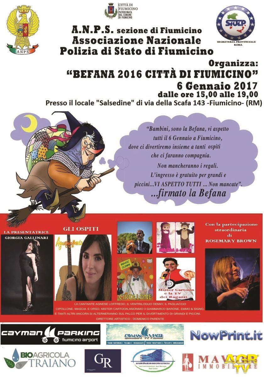 Fiumicino, la Befana del poliziotto Fiumicino, la Befana del poliziotto