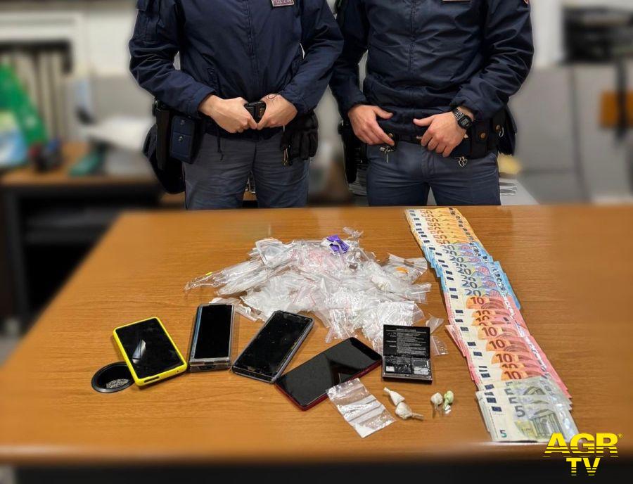 Polizia due pusher in manette