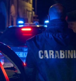 Roma Cassia, non si fermano all'alt, i Carabinieri li inseguono, due arresti Roma Cassia, non si fermano all'alt, i Carabinieri li inseguono, due arresti