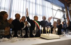 Verdone Sindaco per un giorno festa al Centro Anziani