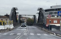 Roma, completato il montaggio degli archi del Ponte dell'Industria, da oggi regolarmente aperto al transito