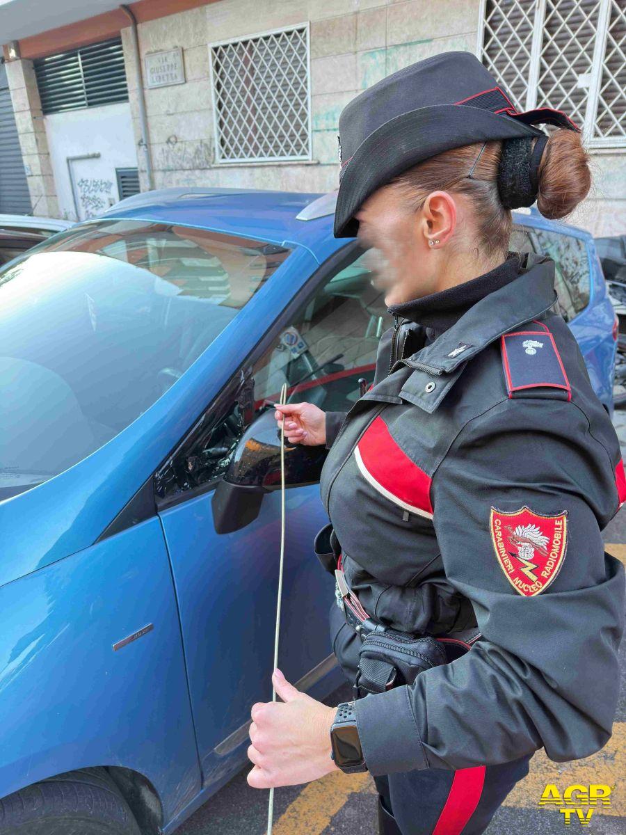 Roma, furto bagagli in un'autovettura in sosta, in manette 41enne