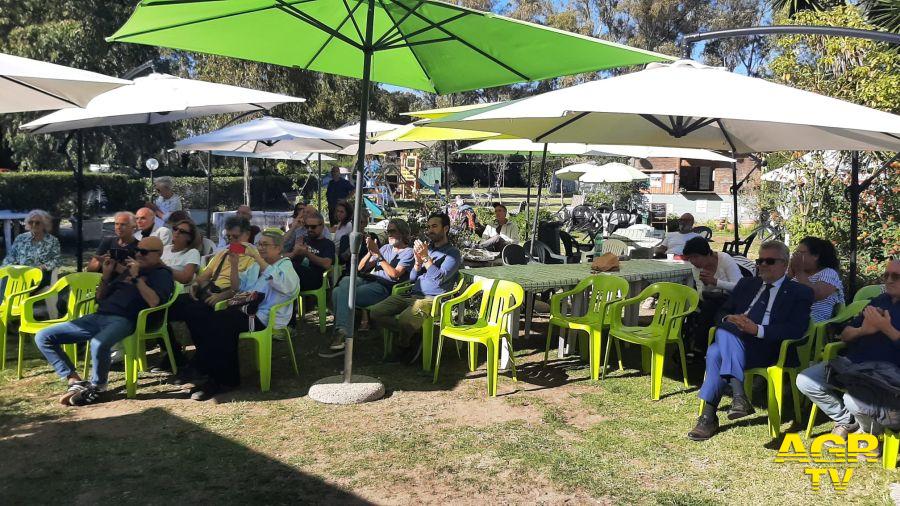 Arteterapia e lettura a Ostia: evento a Castel Fusano - foto @AGRTV Arteterapia e lettura a Ostia: evento a Castel Fusano - foto @AGRTV