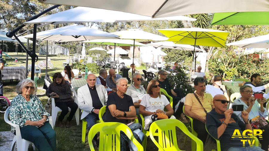 Arteterapia e lettura a Ostia: evento a Castel Fusano - foto @AGRTV Arteterapia e lettura a Ostia: evento a Castel Fusano - foto @AGRTV