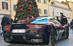 Roma, i Carabinieri arrivano in...Maserati