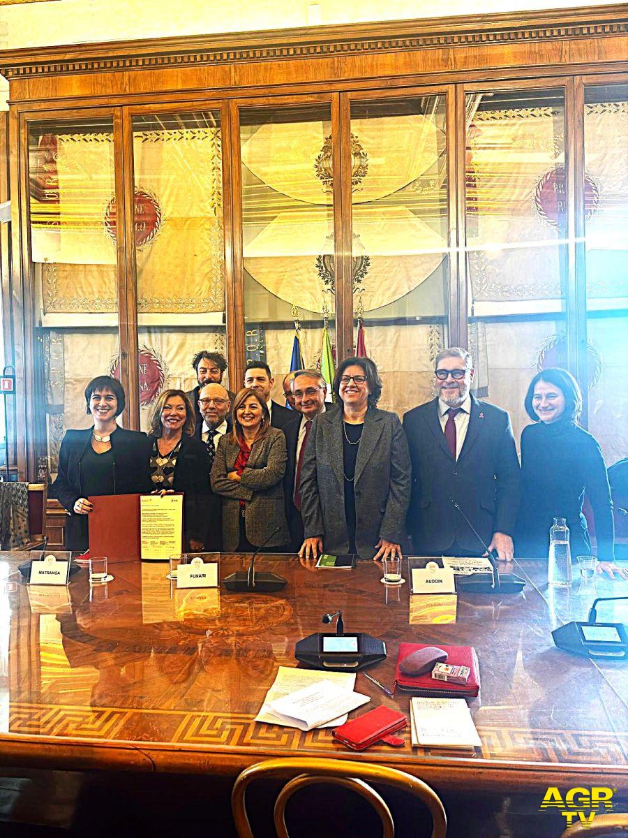 L'assessora Funari in Campidoglio dopo la firma