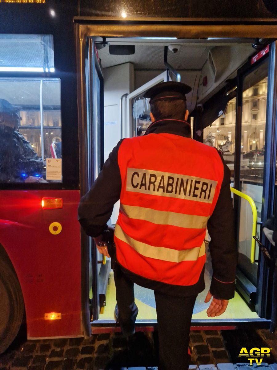 Carabinieri sul bus per prevenzione borseggi