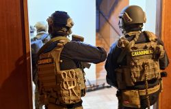 (AGR) Roma, maxi blitz dei Carabinieri, smantellata banda criminale,14 arresti per tentato omicidio, traffico di droga ed estorsione