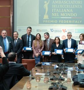 (AGR) Federitaly celebra l'Eccellenza Italiana: premiate le Frecce Tricolori e le personalità del Made in Italy (AGR) Federitaly celebra l'Eccellenza Italiana: premiate le Frecce Tricolori e le personalità del Made in Italy
