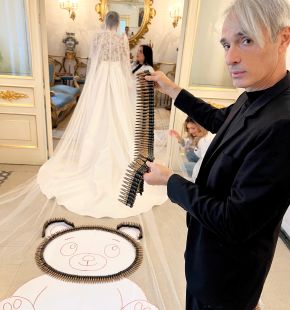 (AGR) Nuovo record di Gianni Molaro, lo stilista trasforma 1000 proiettili in un velo da sposa