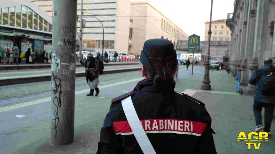 (AGR) Roma, giro di vite a Termini ed Esquilino, 9 arresti e 7 denunce per furti e droga, rinvenuti in un aiuola 11 cellulari
