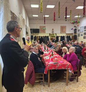 (AGR) Labico, anziani al pranzo di Natale con i Carabinieri, tra una portata e l'altra, anche dritte antitruffa (AGR) Labico, anziani al pranzo di Natale con i Carabinieri, tra una portata e l'altra, anche dritte antitruffa