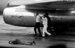 La strage di Fiumicino del 1973. Tra le vittime vi fu Antonio Zara, finanziere di appena 20 anni - Foto Fonte Wikipedia