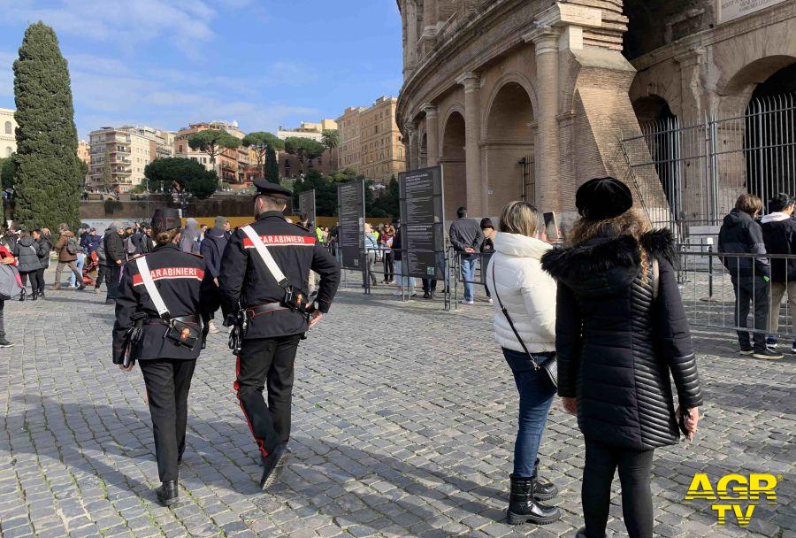 Carabinieri controlli nel Centro storico Carabinieri controlli nel Centro storico