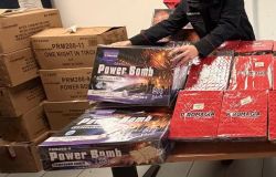 Carabinieri Ostia il materiale pirotecnico sequestrato ad Acilia