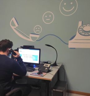 (AGR) Telefono Amico, mai più soli a Natale...torna la no stop dei volontari (AGR) Telefono Amico, mai più soli a Natale...torna la no stop dei volontari