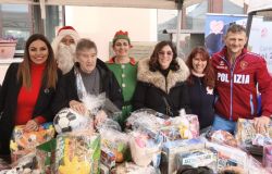 (AGR) Salvamamme accende il Natale delle famiglie fragili....5 mila giocattoli recuperati e distribuiti grazie alla solidarietà