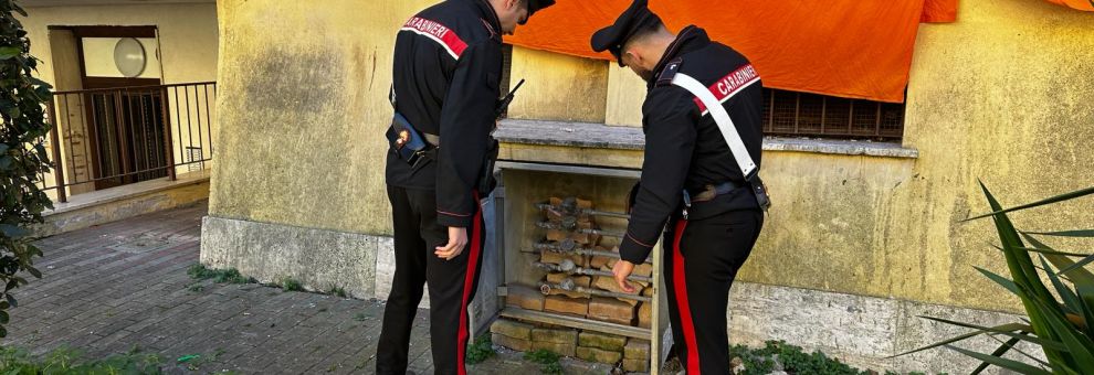 (AGR) Blitz antidroga di Natale, 11 pusher sono finiti in manette, sequestrati 3 kg. e mezzo di stupefacenti e 12 mila euro (AGR) Blitz antidroga di Natale, 11 pusher sono finiti in manette, sequestrati 3 kg. e mezzo di stupefacenti e 12 mila euro