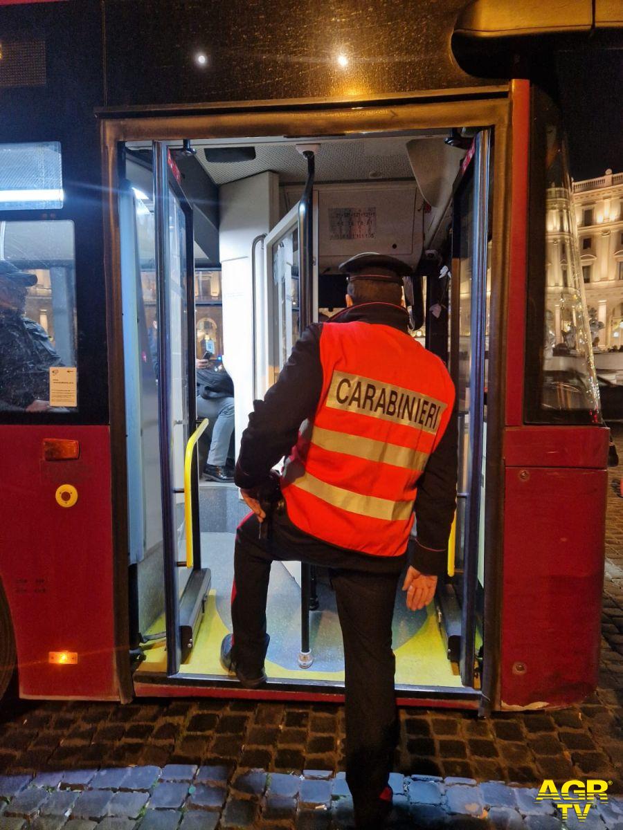 Carabinieri controlli sui mezzi pubblici della Capitale Carabinieri controlli sui mezzi pubblici della Capitale