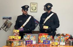 (AGR) Capodanno sicuro, scoperta bancarella di fuochi abusiva, 4 persone denunciate e 5 quintali di botti illegali sequestrati