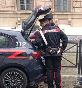 (AGR) Roma Aurelio, domestica ruba borsa di lusso e la rivende, identificata e denunciata dai Carabinieri