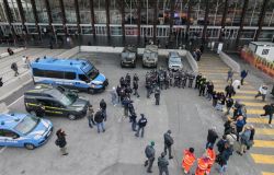 (AGR) Roma, maxi controllo a Termini: oltre 500 identificati, 4 arresti e 6 denunce