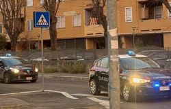 Tor Bella Monaca, donna armata di coltelli salvata dai Carabinieri