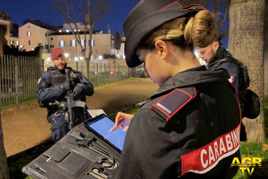 Controlli dei Carabinieri a Termini ed Esquilino