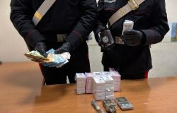 Carabinieri Centro droga e soldi sequestrati