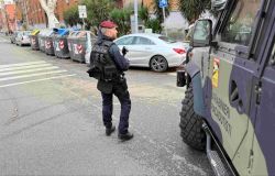 (AGR) Roma Quarticciolo, blitz dei Carabinieri con i Parà del Tuscania, 18 arresti, sequestrate dosi di crack e cocaina