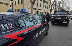 Carabinieri blitz al Quarticciolo con i paracadutisti