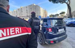 (AGR) Roma Tor Bella Monaca, operazione antidroga dei Carabinieri paracadutisti del Tuscania, droga, armi e dieci arresti
