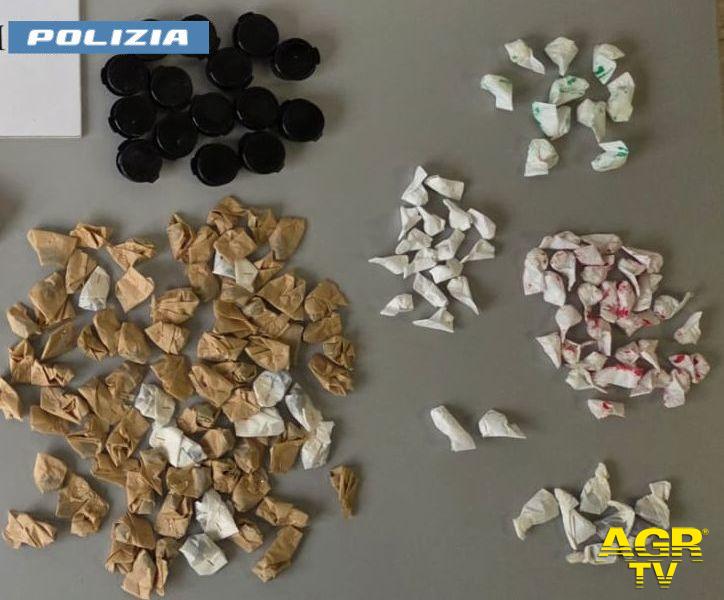 Polizia VI distretto la droga sequestrata Polizia VI distretto la droga sequestrata