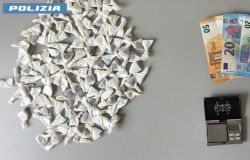 Polizia VI distretto, droga sequestrata