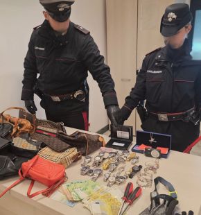 (AGR) Ostia, stretta sui furti su auto e negli appartamenti, 1 arresto e 11 persone denunciate