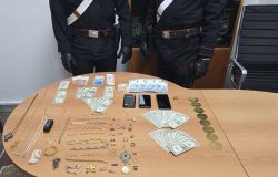 Carabinieri Parioli gli oggetti della truffa recuperati