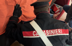 (AGR) Roma Tor Vergata, sequestra l'anziana madre per farsi dare i soldi per la droga, in manette 47enne