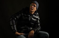 un video di Andrea Speziali che mostra una macchina a rullo per la pulizia dei bicchieri