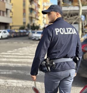 (AGR) Roma, tenta di baciare una turista minorenne avvicinata in metro, 28enne in manette