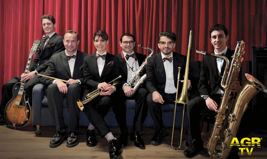 CRAZY QUILT Little Orchestra foto da comunicato stampa CRAZY QUILT Little Orchestra foto da comunicato stampa