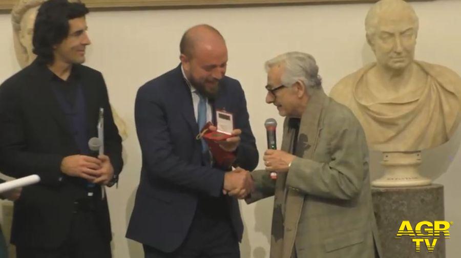 Consegna della Targa Antenna d’Oro per la Tivvù 2026 a Leo Gullotta